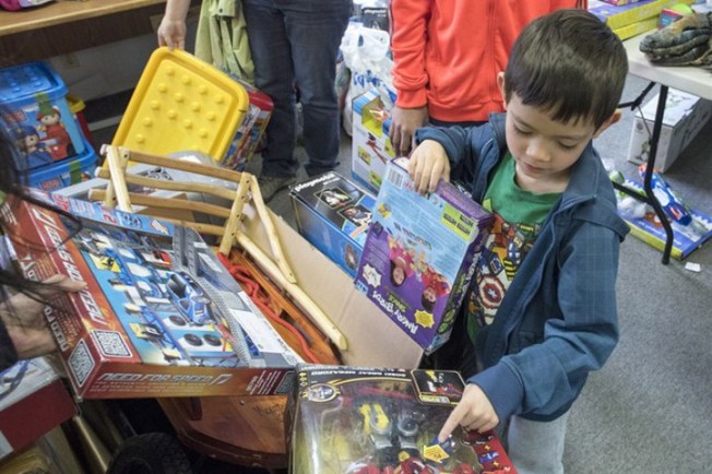 加拿大玩具测试委员会于18日起抛售库存玩具及童书。（CTV）  