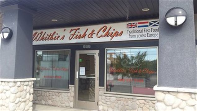 原来Whitbie's Fish & Chips餐馆门可罗雀