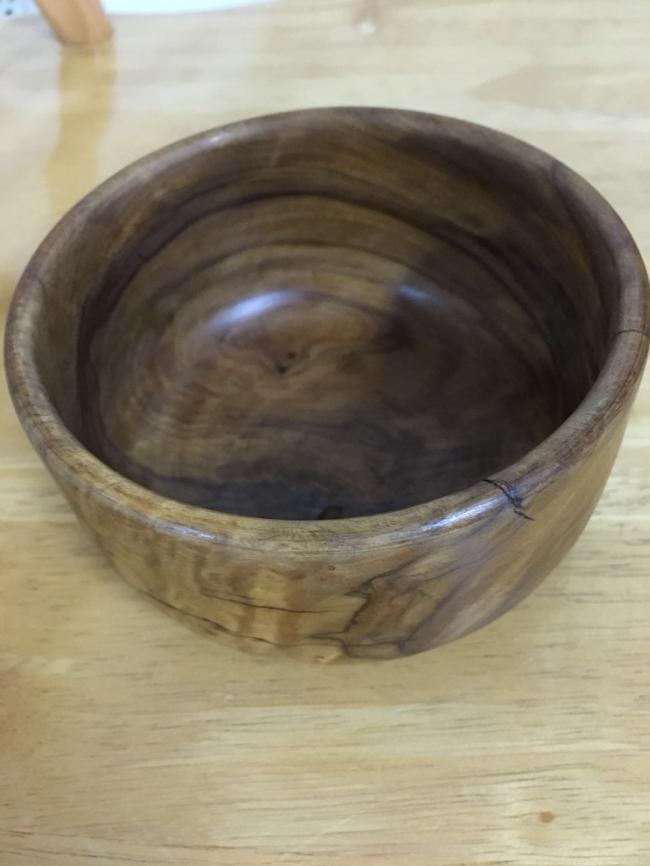 图六：来自西班牙的橄榄木碗，有着天然美丽的花纹.jpg