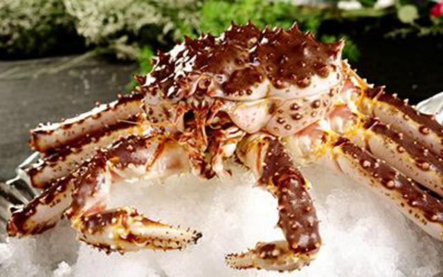 为什么吃帝王蟹只吃腿不吃蟹身？并不是有钱，其中大有“讲究”