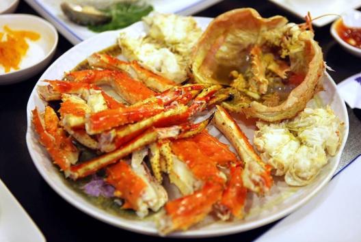 为什么吃帝王蟹只吃腿不吃蟹身？并不是有钱，其中大有“讲究”