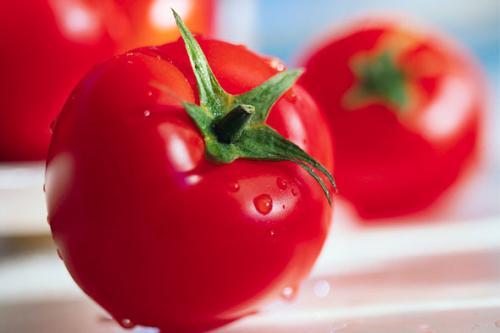 番茄再好吃，这8种人也要少吃番茄！不然会引起身体的不适