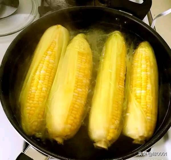 为啥外面的“煮玉米”总是那么好吃，秘诀全在“水”里，原来如此