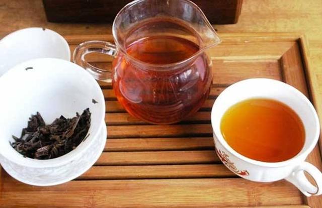 红茶、绿茶到底喝哪种茶最养胃？天天喝茶水，你未必喝对了