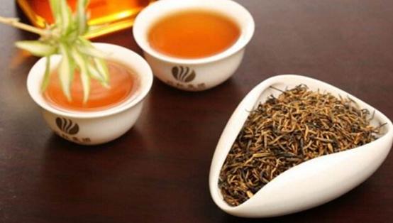 爱喝茶的人千万别乱选茶叶，很容易伤身，那么怎么喝茶更健康？
